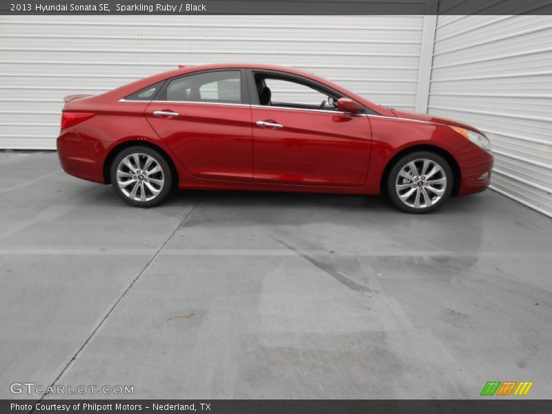 Sparkling Ruby / Black 2013 Hyundai Sonata SE