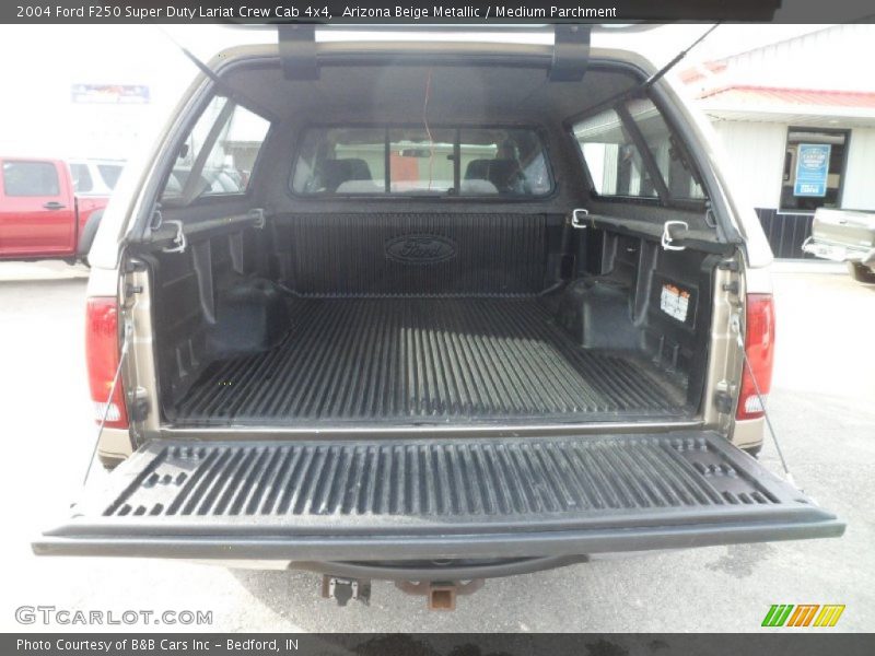 Arizona Beige Metallic / Medium Parchment 2004 Ford F250 Super Duty Lariat Crew Cab 4x4