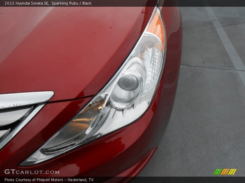 Sparkling Ruby / Black 2013 Hyundai Sonata SE