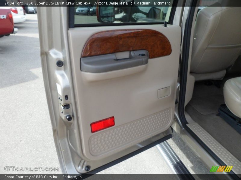 Arizona Beige Metallic / Medium Parchment 2004 Ford F250 Super Duty Lariat Crew Cab 4x4