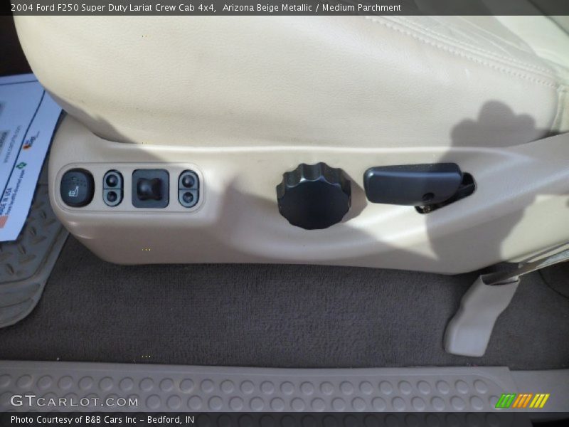 Arizona Beige Metallic / Medium Parchment 2004 Ford F250 Super Duty Lariat Crew Cab 4x4