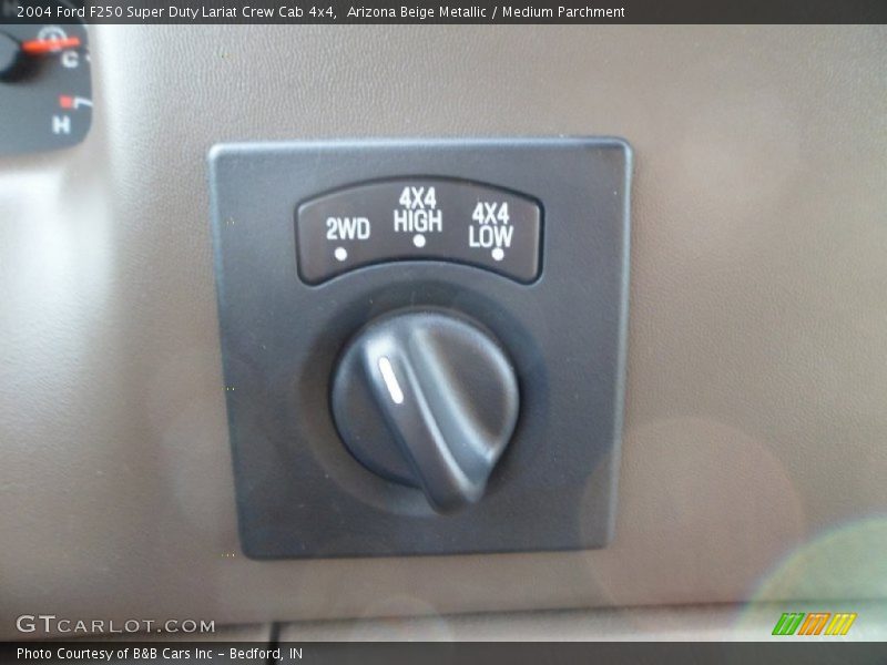 Arizona Beige Metallic / Medium Parchment 2004 Ford F250 Super Duty Lariat Crew Cab 4x4