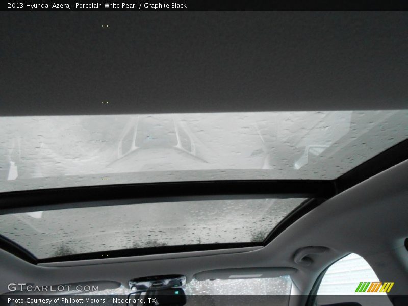 Porcelain White Pearl / Graphite Black 2013 Hyundai Azera