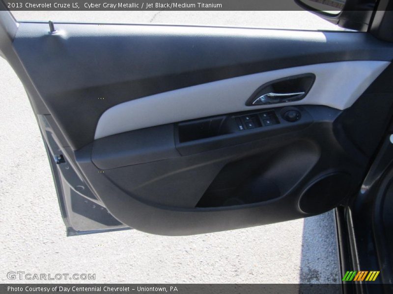 Cyber Gray Metallic / Jet Black/Medium Titanium 2013 Chevrolet Cruze LS