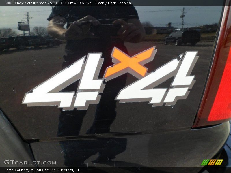 Black / Dark Charcoal 2006 Chevrolet Silverado 2500HD LS Crew Cab 4x4