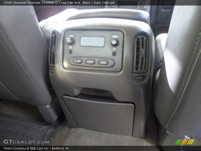 Black / Dark Charcoal 2006 Chevrolet Silverado 2500HD LS Crew Cab 4x4