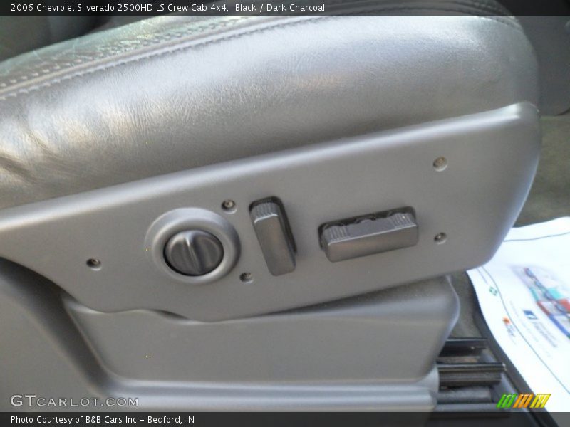 Black / Dark Charcoal 2006 Chevrolet Silverado 2500HD LS Crew Cab 4x4