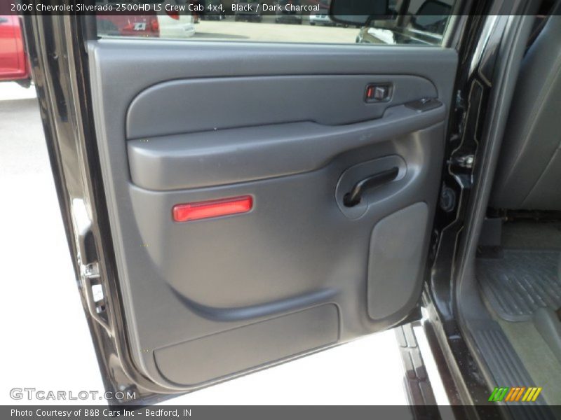 Black / Dark Charcoal 2006 Chevrolet Silverado 2500HD LS Crew Cab 4x4