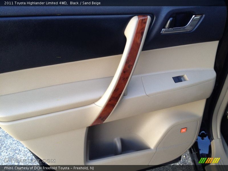 Black / Sand Beige 2011 Toyota Highlander Limited 4WD