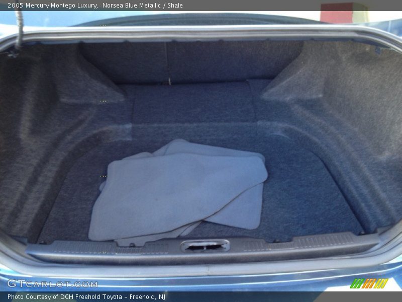 Norsea Blue Metallic / Shale 2005 Mercury Montego Luxury