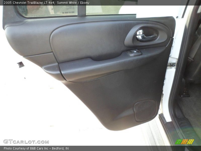 Summit White / Ebony 2005 Chevrolet TrailBlazer LT 4x4