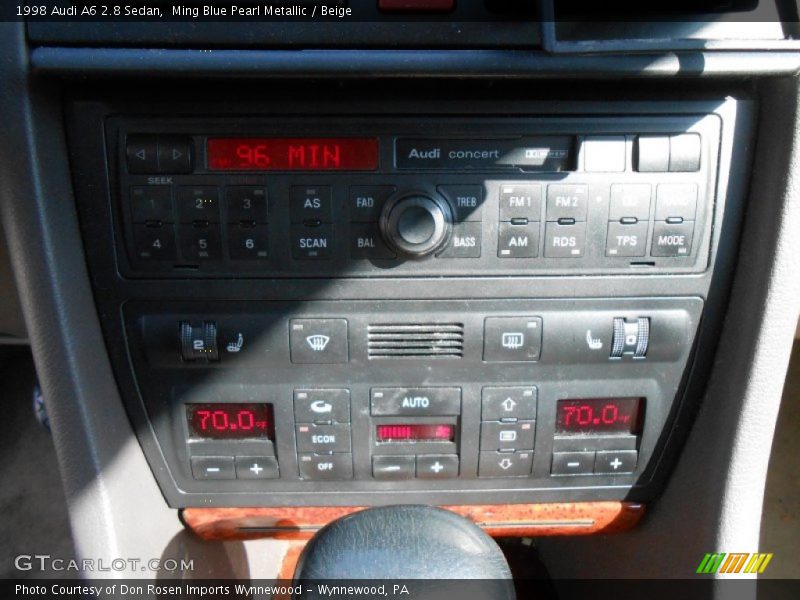 Controls of 1998 A6 2.8 Sedan