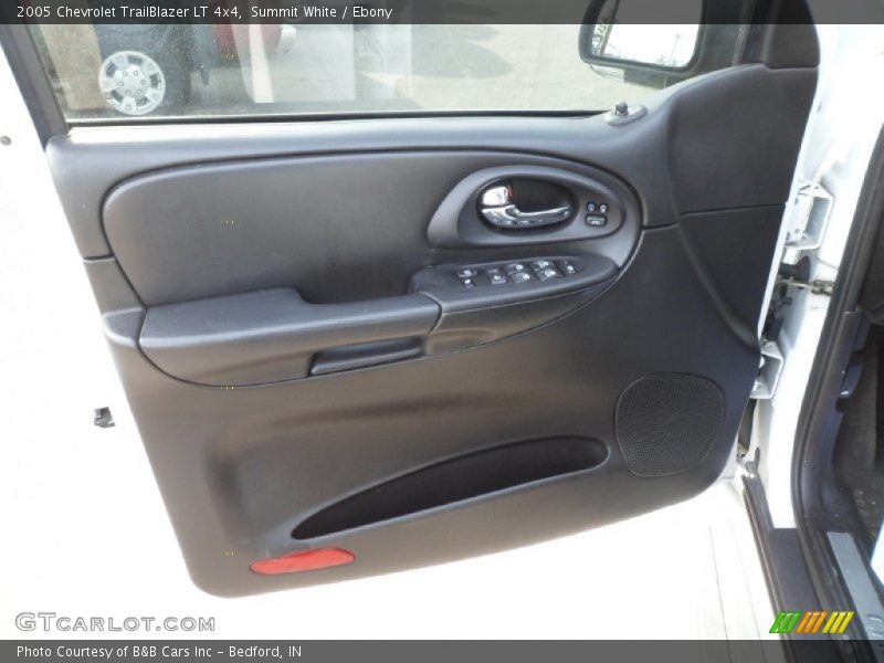Summit White / Ebony 2005 Chevrolet TrailBlazer LT 4x4