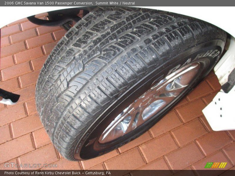 Summit White / Neutral 2006 GMC Savana Van 1500 Passenger Conversion