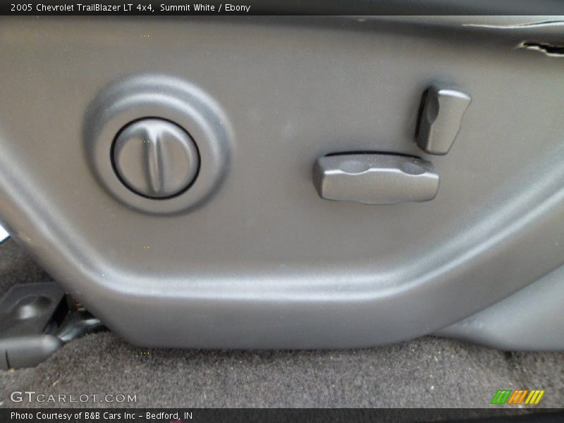 Summit White / Ebony 2005 Chevrolet TrailBlazer LT 4x4