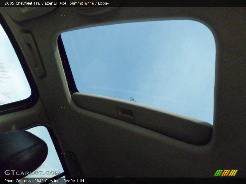 Summit White / Ebony 2005 Chevrolet TrailBlazer LT 4x4