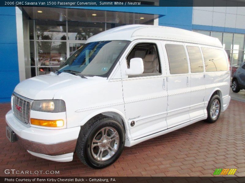 Front 3/4 View of 2006 Savana Van 1500 Passenger Conversion