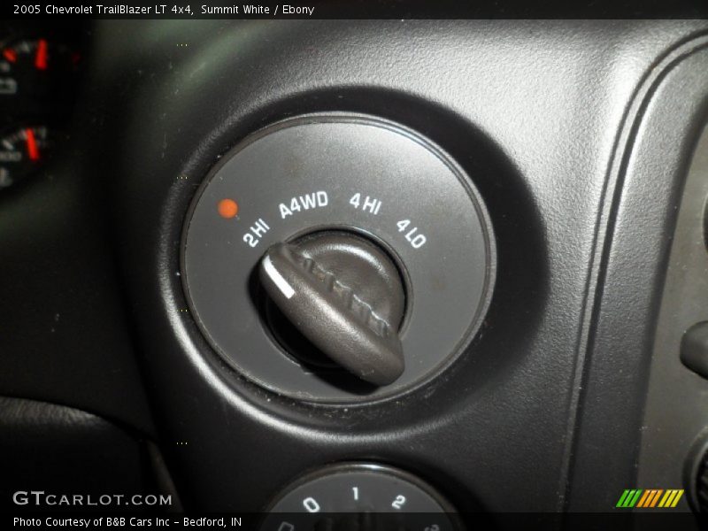 Summit White / Ebony 2005 Chevrolet TrailBlazer LT 4x4