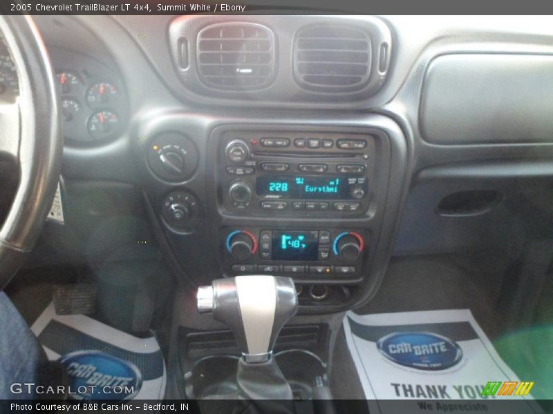 Summit White / Ebony 2005 Chevrolet TrailBlazer LT 4x4