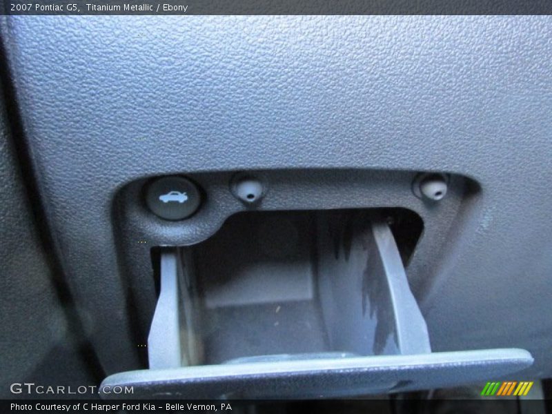 Titanium Metallic / Ebony 2007 Pontiac G5