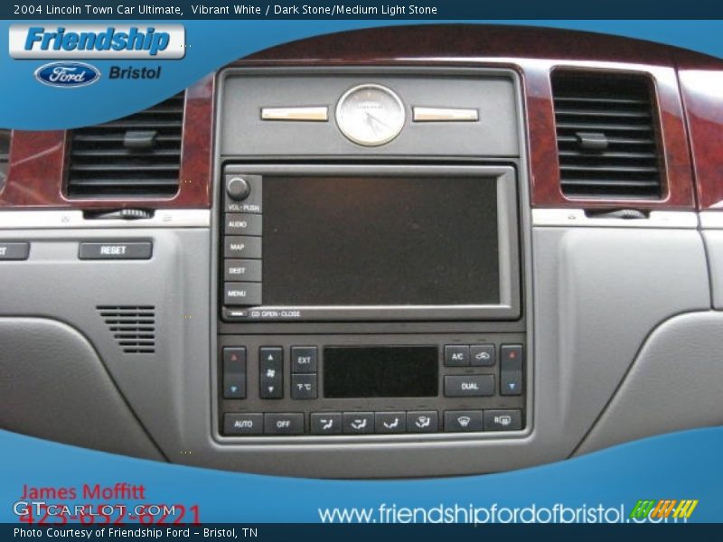 Vibrant White / Dark Stone/Medium Light Stone 2004 Lincoln Town Car Ultimate