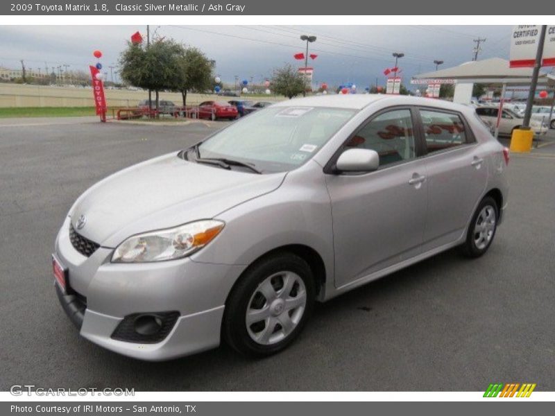 Front 3/4 View of 2009 Matrix 1.8