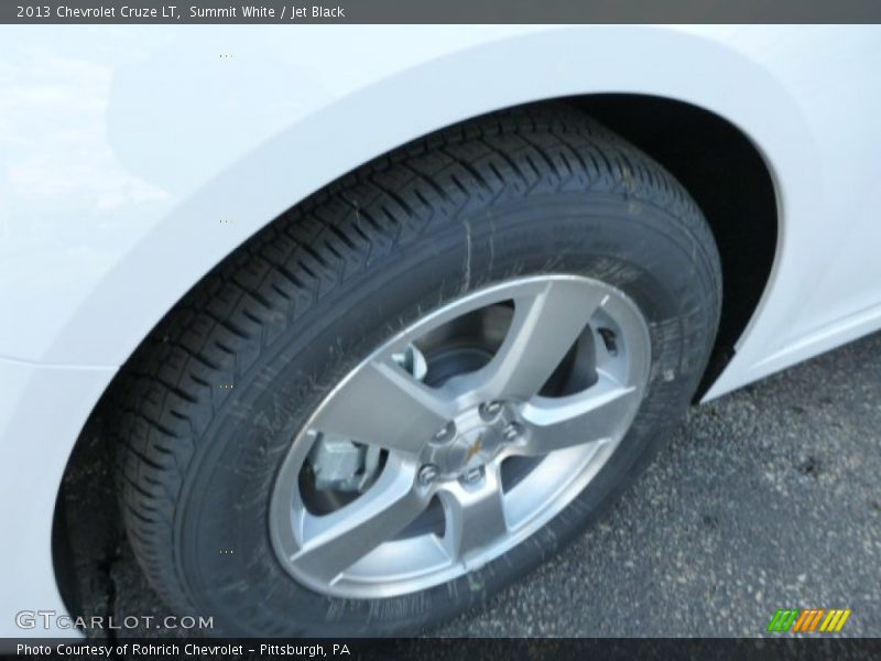 Summit White / Jet Black 2013 Chevrolet Cruze LT