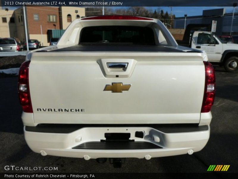 White Diamond Tricoat / Ebony 2013 Chevrolet Avalanche LTZ 4x4