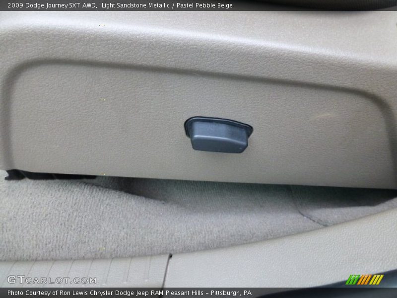 Light Sandstone Metallic / Pastel Pebble Beige 2009 Dodge Journey SXT AWD
