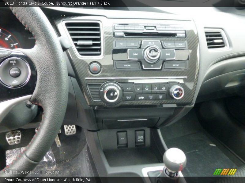 Controls of 2013 Civic Si Coupe