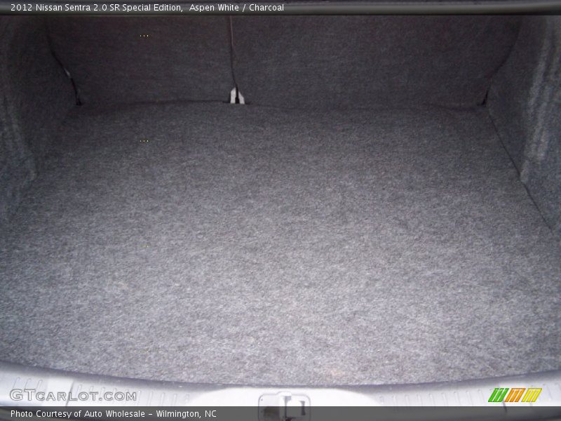 Aspen White / Charcoal 2012 Nissan Sentra 2.0 SR Special Edition