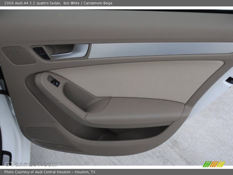 Door Panel of 2009 A4 3.2 quattro Sedan