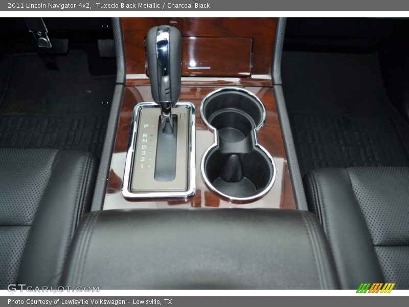 Tuxedo Black Metallic / Charcoal Black 2011 Lincoln Navigator 4x2