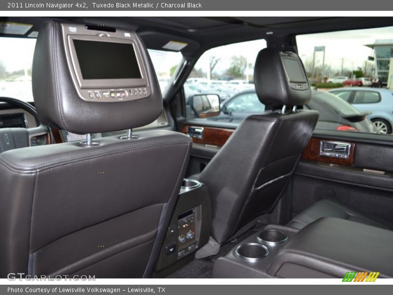 Tuxedo Black Metallic / Charcoal Black 2011 Lincoln Navigator 4x2