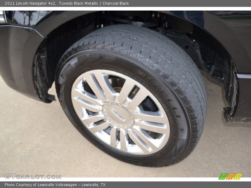 Tuxedo Black Metallic / Charcoal Black 2011 Lincoln Navigator 4x2