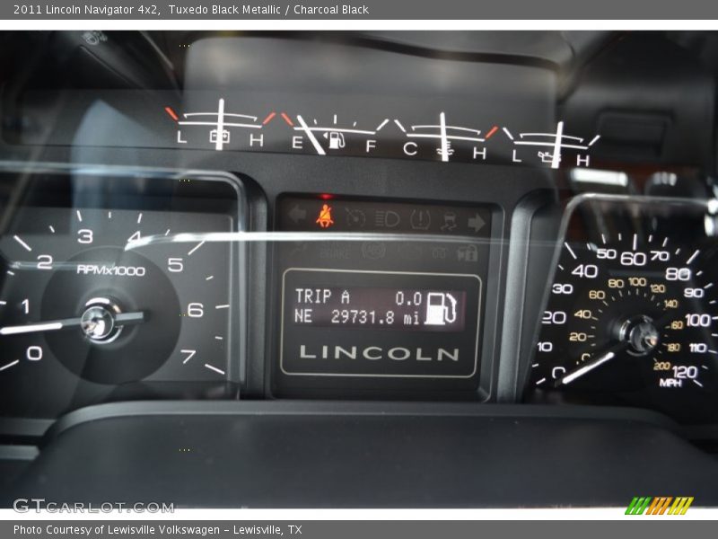 Tuxedo Black Metallic / Charcoal Black 2011 Lincoln Navigator 4x2