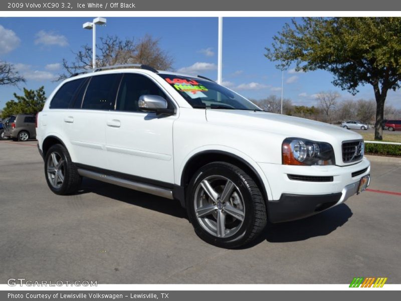 Front 3/4 View of 2009 XC90 3.2