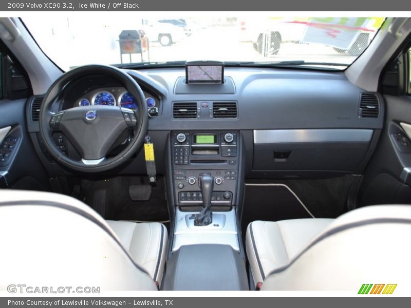 Dashboard of 2009 XC90 3.2