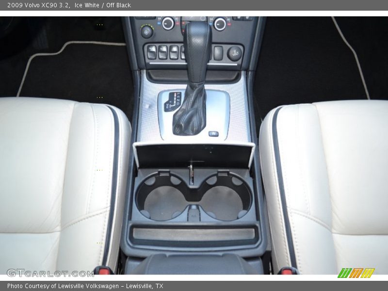 Ice White / Off Black 2009 Volvo XC90 3.2