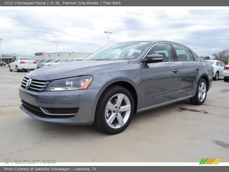 Platinum Gray Metallic / Titan Black 2013 Volkswagen Passat 2.5L SE