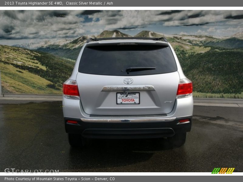 Classic Silver Metallic / Ash 2013 Toyota Highlander SE 4WD