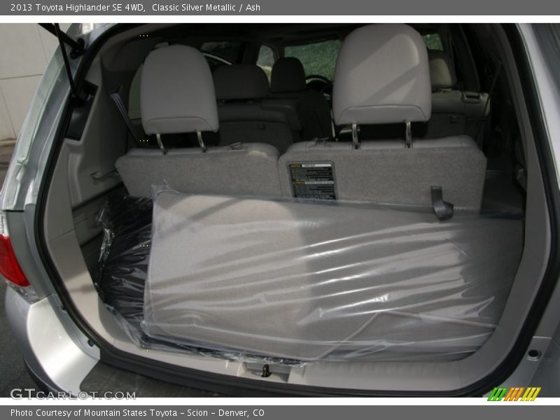 Classic Silver Metallic / Ash 2013 Toyota Highlander SE 4WD