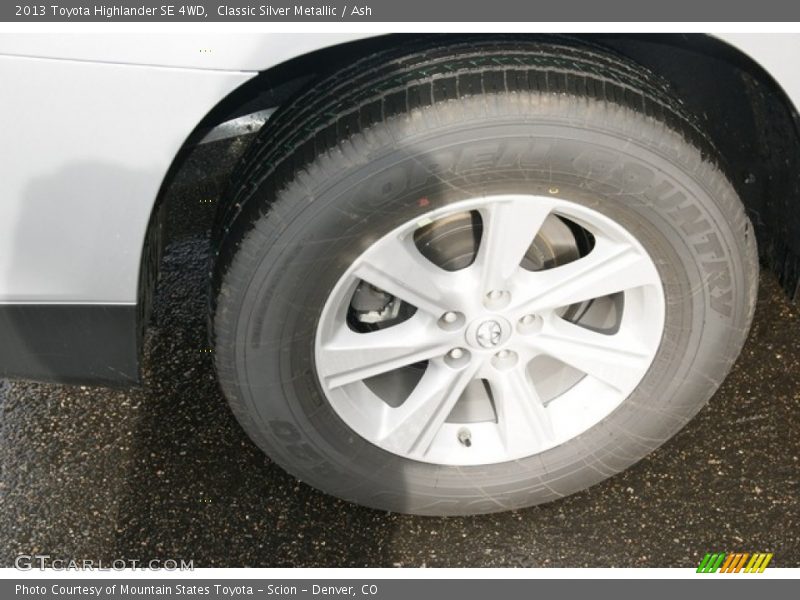 Classic Silver Metallic / Ash 2013 Toyota Highlander SE 4WD