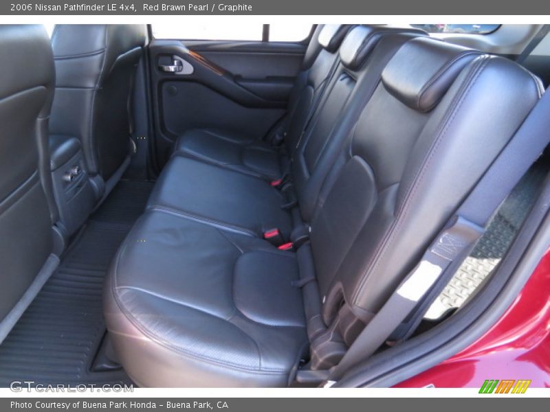 Rear Seat of 2006 Pathfinder LE 4x4