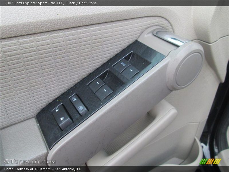 Controls of 2007 Explorer Sport Trac XLT