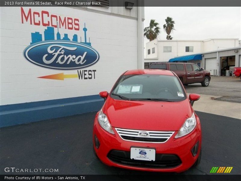 Race Red / Charcoal Black 2013 Ford Fiesta SE Sedan