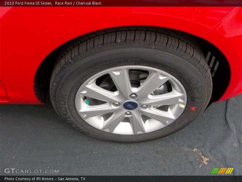 Race Red / Charcoal Black 2013 Ford Fiesta SE Sedan