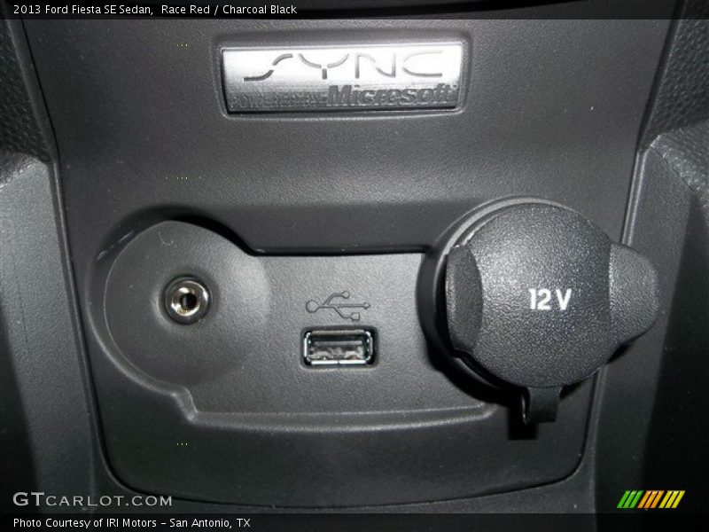 Race Red / Charcoal Black 2013 Ford Fiesta SE Sedan