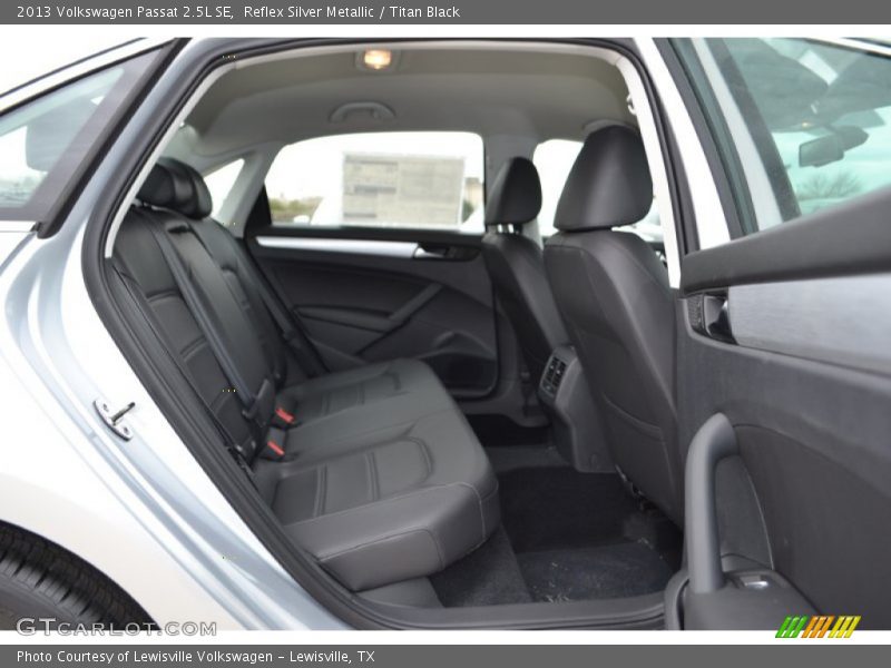 Reflex Silver Metallic / Titan Black 2013 Volkswagen Passat 2.5L SE