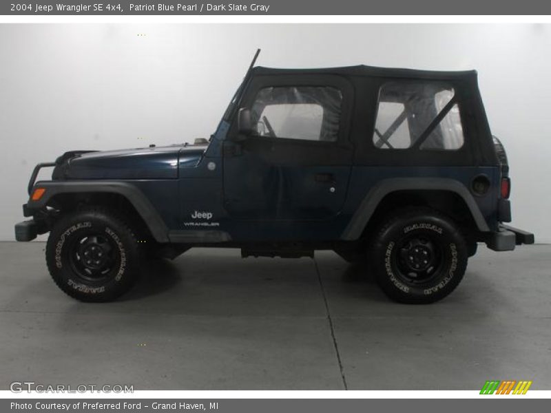 Patriot Blue Pearl / Dark Slate Gray 2004 Jeep Wrangler SE 4x4